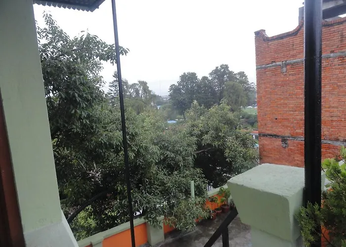 Backpackers Hotel *